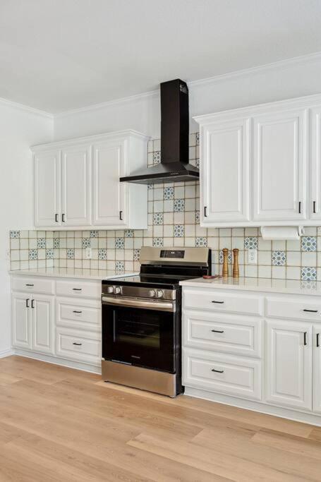 Вілла Wellness Oasis 5Br W Pool + Huge Yard + Fire Pit Sachse Екстер'єр фото