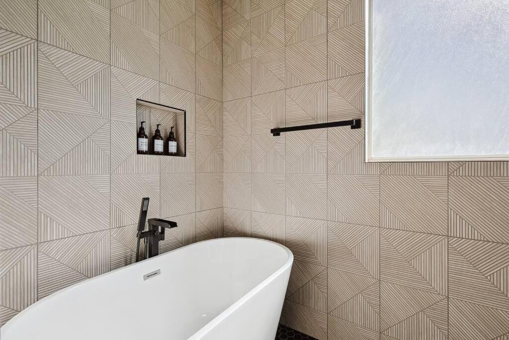 Вілла Wellness Oasis 5Br W Pool + Huge Yard + Fire Pit Sachse Екстер'єр фото